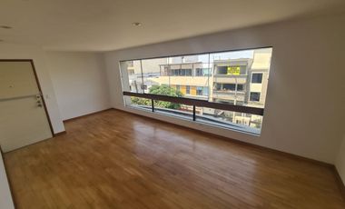 Departamento impecable de 3 dormitorios de buen tamano a pasos del parque.