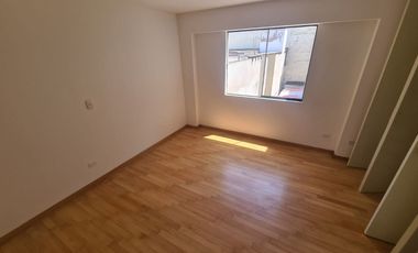 Departamento impecable de 3 dormitorios de buen tamano a pasos del parque.