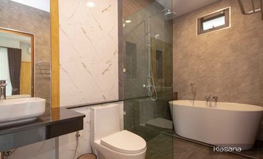 3 Bedroom Villa for Sale with 9m Pool, Exclusive Location