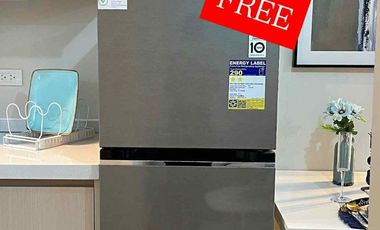 ✨FOR SALE! STUDIO CONDO with Balcony, with FREE APPLIANCES + FREE PARKING!