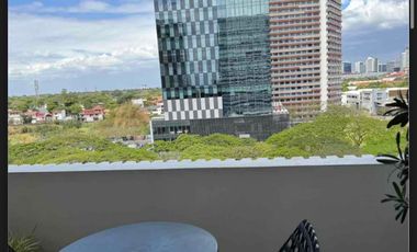 Renovated 1BR for Sale at Mondrian Residences