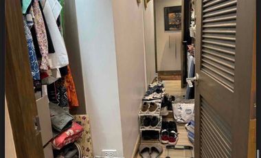 Renovated 1BR for Sale at Mondrian Residences