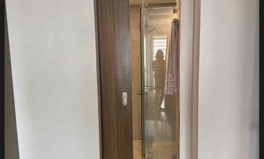 Renovated 1BR for Sale at Mondrian Residences