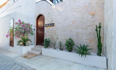 Vila dua lantai baru di lokasi prestisius dekat laut!