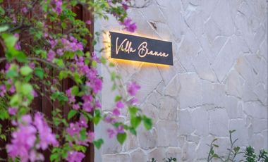 Vila dua lantai baru di lokasi prestisius dekat laut!