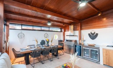 Vila dua lantai baru di lokasi prestisius dekat laut!