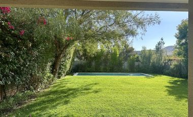 Casa Mediterránea en Piedra Roja | 3D + Piscina y Quincho | 504 m² Terreno