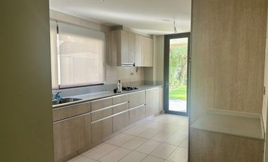 Casa Mediterránea en Piedra Roja | 3D + Piscina y Quincho | 504 m² Terreno