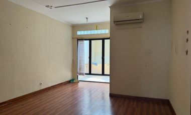 Rumah di Permata Buana,Uk 8x20m,Shm,Harga:5 M nego