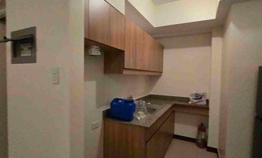 Prisma Residences 2 bedrooms end unit plus parking for rent near Rembo Makati & Kalayaan C5 access road to BGC Taguig