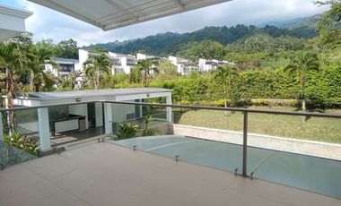 VENDO HERMOSA CASA CONJUNTO CALATRVA