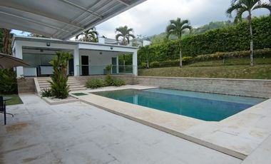VENDO HERMOSA CASA CONJUNTO CALATRVA