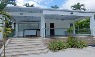 VENDO HERMOSA CASA CONJUNTO CALATRVA