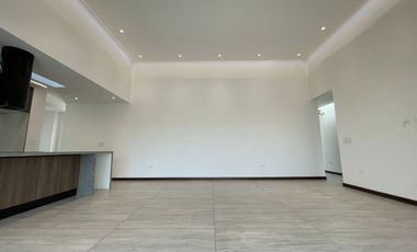 Venta de Departamento con 3 Habitaciones en Cumbayá