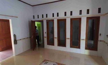 Disewakan dikontrakan rumah jaten karanganyar solo