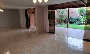 DPTO TRIPLEX EN SAN BORJA  DE 3 HABIT, 4 BAÑOS, JARDIN $ 360,000