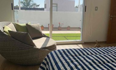 Casa amueblada con recámara en planta baja