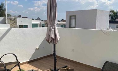 Casa amueblada con recámara en planta baja