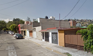 Casa en Remate Bancario en Los Pirules /  Tlalnepantla / Alta plusvalía.