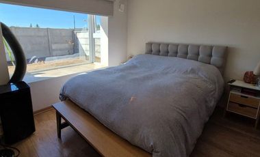 Se arrienda excelente casa en Condominio Estancia Las Rastras