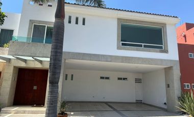 CASA EN RENTA CLUSTER 888 LOMAS DE ANGELOPOLIS I PUEBLA