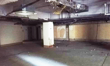 ARRIENDO Local comercial de 684,17 m2, Metro El Golf, Las Condes