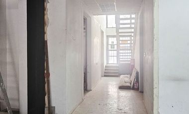 Amplia Planta libre Local Comercial arriendo en Providencia