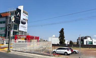 “Terreno Amplio y Visible en Renta – Av. Juan Pablo II”