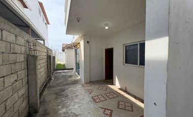 SE VENDE CASA 3 PISOS URBNAIZACION ACAPULCO CON SALIDA AL MAR Y SEGURIDAD