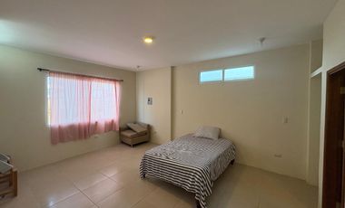 SE VENDE CASA 3 PISOS URBNAIZACION ACAPULCO CON SALIDA AL MAR Y SEGURIDAD