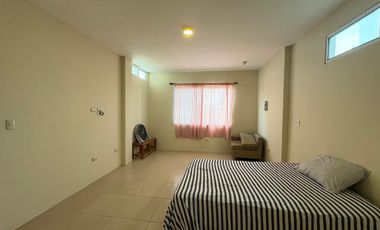 SE VENDE CASA 3 PISOS URBNAIZACION ACAPULCO CON SALIDA AL MAR Y SEGURIDAD