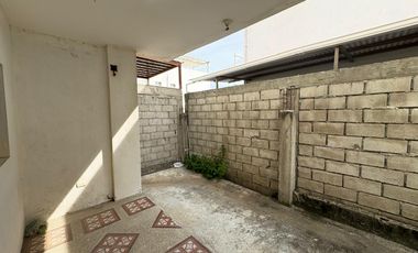 SE VENDE CASA 3 PISOS URBNAIZACION ACAPULCO CON SALIDA AL MAR Y SEGURIDAD