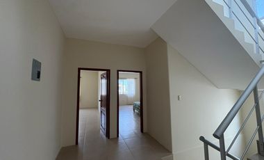 SE VENDE CASA 3 PISOS URBNAIZACION ACAPULCO CON SALIDA AL MAR Y SEGURIDAD