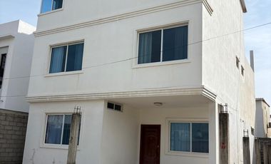 SE VENDE CASA 3 PISOS URBNAIZACION ACAPULCO CON SALIDA AL MAR Y SEGURIDAD