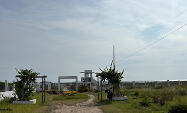 SE VENDE CASA 3 PISOS URBNAIZACION ACAPULCO CON SALIDA AL MAR Y SEGURIDAD