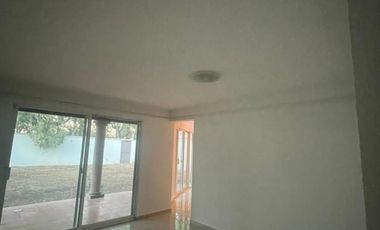 CASA EN RENTA EN VALLE DEL CAMPANARIO