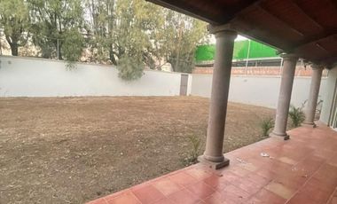 CASA EN RENTA EN VALLE DEL CAMPANARIO
