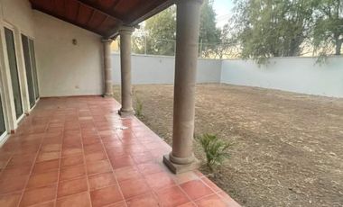 CASA EN RENTA EN VALLE DEL CAMPANARIO