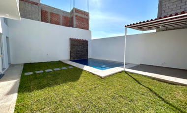CASA EN VENTA, CON ALBERCA, YAUTEPEC, MORELOS