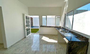 CASA EN VENTA, CON ALBERCA, YAUTEPEC, MORELOS