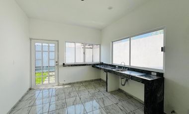 CASA EN VENTA, CON ALBERCA, YAUTEPEC, MORELOS