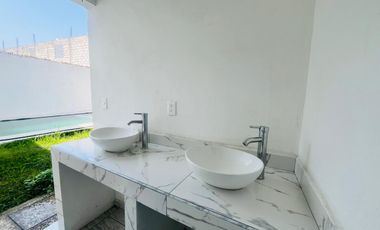 CASA EN VENTA, CON ALBERCA, YAUTEPEC, MORELOS
