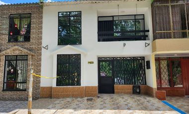 ARRIENDO CASA DE 100 m2, DOS PISOS, EN BARRIO CAÑAVERAL, IBAGUÉ