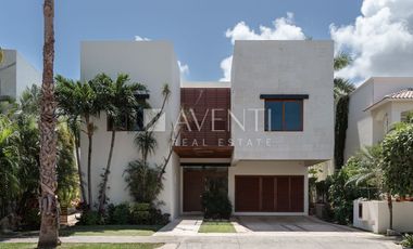 Casa en Venta, Los Canales, Puerto Cancún