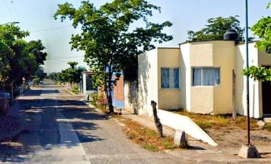 VENTA DE CASA EN TECOMAN,