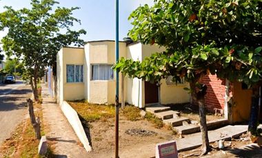 VENTA DE CASA EN TECOMAN,