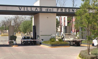 CASA EN VENTA EN MELCHOR OCAMPO : Villas del Fresno : A Pasos del Circuito Exterior Mexiquense y Tren Suburbano