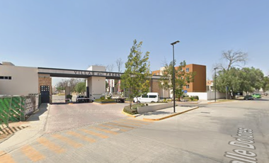 CASA EN VENTA EN MELCHOR OCAMPO : Villas del Fresno : A Pasos del Circuito Exterior Mexiquense y Tren Suburbano