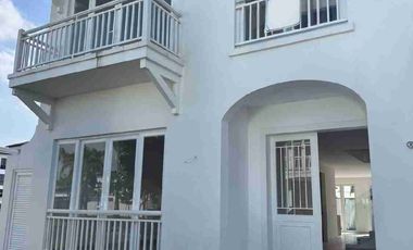 Venta de casa cuatro dormitorios Aires Norte, Samborondon con piscina