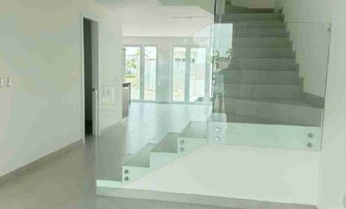 Venta de casa cuatro dormitorios Aires Norte, Samborondon con piscina